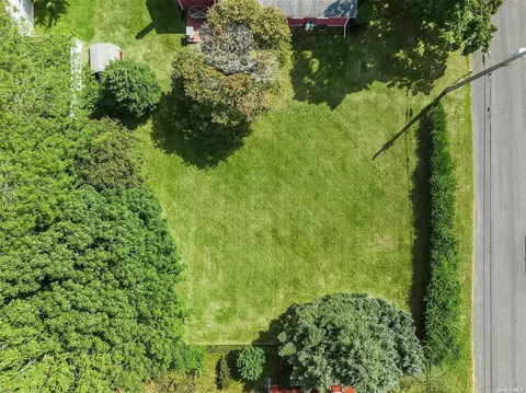 130 Sunset Ln, Greenport, NY 11944
