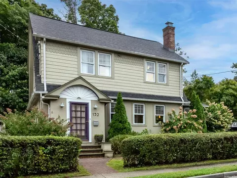 132 Bayview Ave, Port Washington, NY 11050