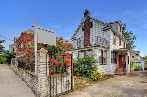 40-09 168th St, Flushing, NY 11358