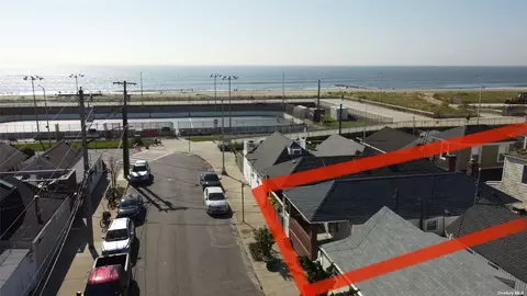 161 Beach 109th St, Rockaway Beach, NY 11693