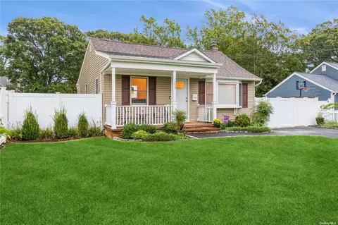 1355 Peters Blvd, Bay Shore, NY 11706