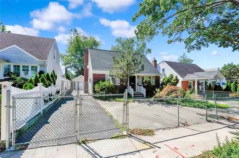 240-12 128th Ave, Rosedale, NY 11422