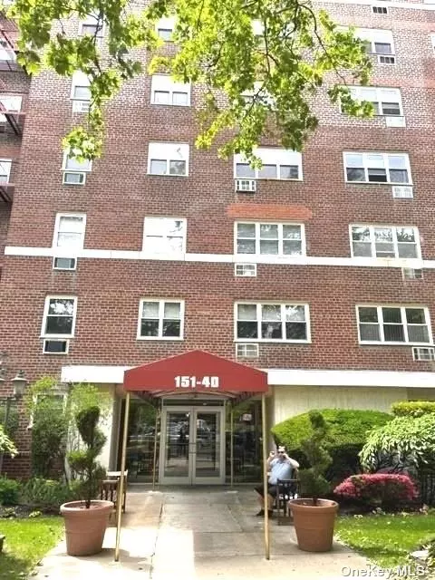 151-40 88 St #3C, Howard Beach, NY 11414