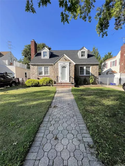 659 Garfield Rd, North Baldwin, NY 11510