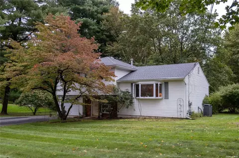 647 New Hempstead Rd, Spring Valley, NY 10977