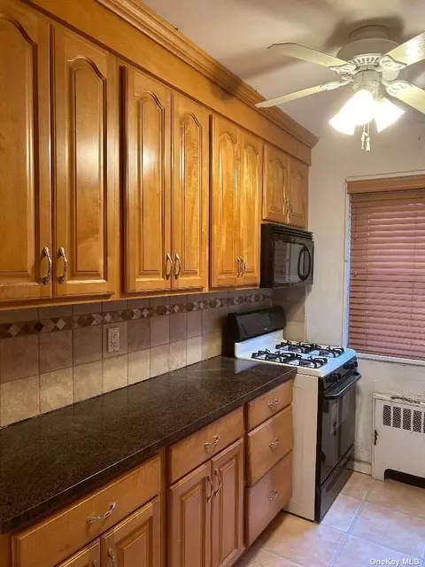 166-62 17th Rd #3-145, Whitestone, NY 11357