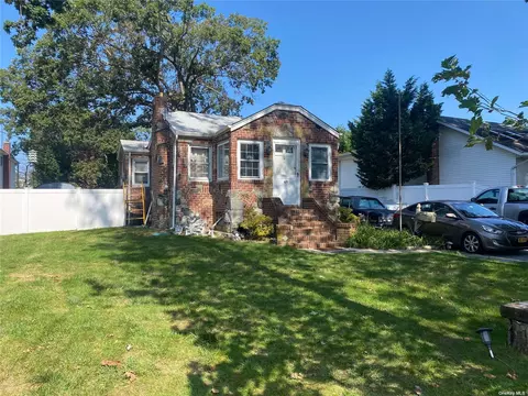 11 Sawyer Ave, West Babylon, NY 11704