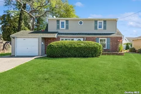 279 Division Ave, Massapequa, NY 11758