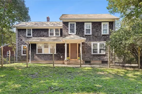 1675 Lower Rd, Southold, NY 11971