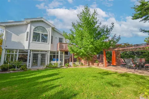 964 Woodoak Dr, Baldwin Harbor, NY 11510