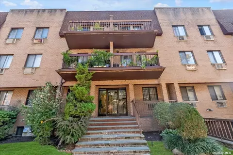 36-21 193rd St #3B, Flushing, NY 11358