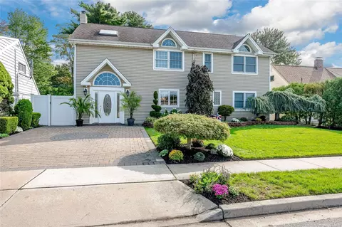 56 Acre Ln, Hicksville, NY 11801