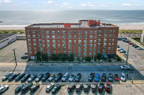 560 Broadway W #3R, Long Beach, NY 11561