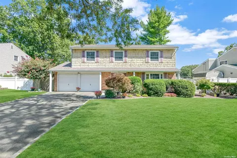3 Yarmouth Ln, Nesconset, NY 11767
