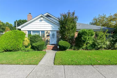 174-15 56 Ave, Fresh Meadows, NY 11365