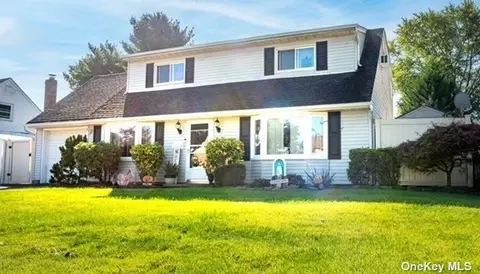 3913 Avoca Ave, Bethpage, NY 11714