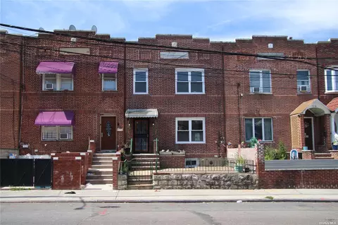 50-08 48th St, Woodside, NY 11377