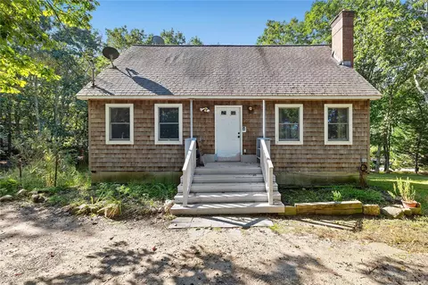 20 Crystal Dr, East Hampton, NY 11937