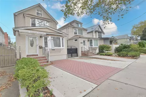 61-61 Austin St, Rego Park, NY 11374