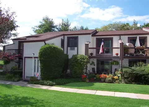 73 Richmond Blvd #4A, Ronkonkoma, NY 11779