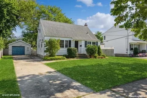 1421 Lakeside Dr, Wantagh, NY 11793