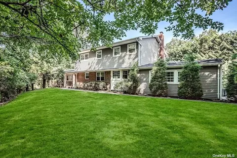 27 Tarleton Ln, Fort Salonga, NY 11768