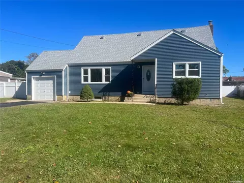 63 Nassau Ave, West Babylon, NY 11704