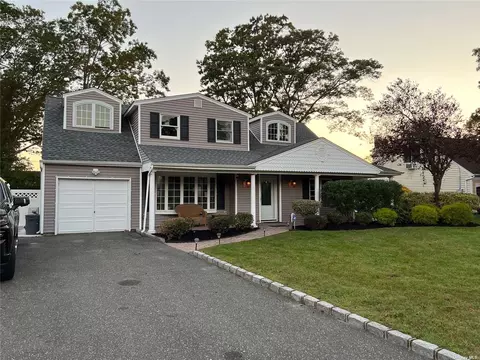 10 Kental Ln, Nesconset, NY 11767