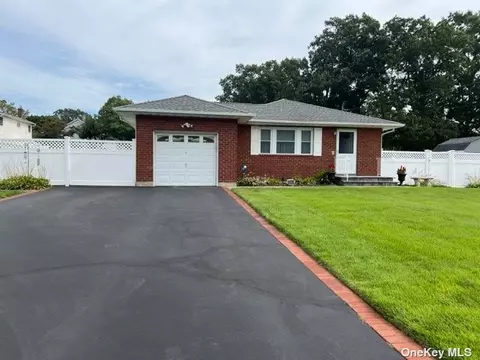 2279 5th Ave, Ronkonkoma, NY 11779