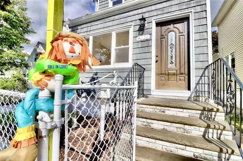 90-33 Silver Rd, Ozone Park, NY 11417