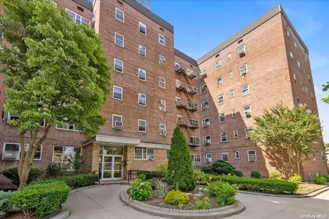 43-57 Union St #3F, Flushing, NY 11355