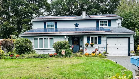 37 Nostrand Ave, Selden, NY 11784