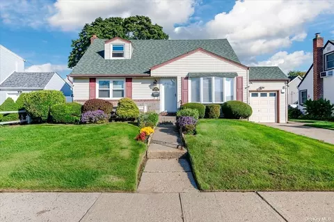 2747 Rowehl Dr, East Meadow, NY 11554