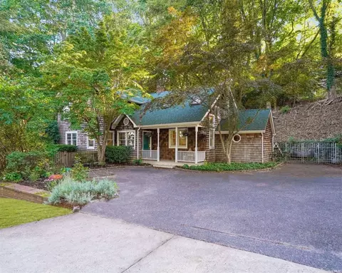 111 Barnum Ave, Port Jefferson, NY 11777
