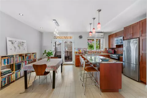 23-37 36 St, Astoria, NY 11105