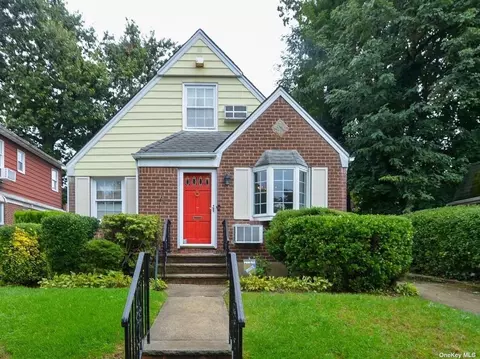 67-49 167 St, Fresh Meadows, NY 11365