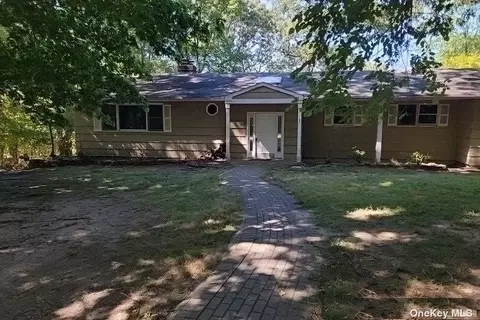 90 Quaker Path, Stony Brook, NY 11790