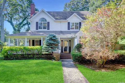 236 Washington Ave, Saint James, NY 11780