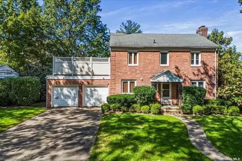 189-15 Radnor Rd, Hollis, NY 11423