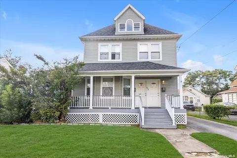 53 Ryder Ave, East Rockaway, NY 11518