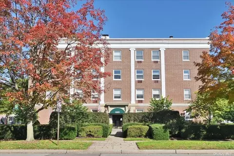 223 Seventh St #1J, Garden City, NY 11530