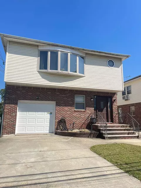 118 N 5th St, New Hyde Park, NY 11040
