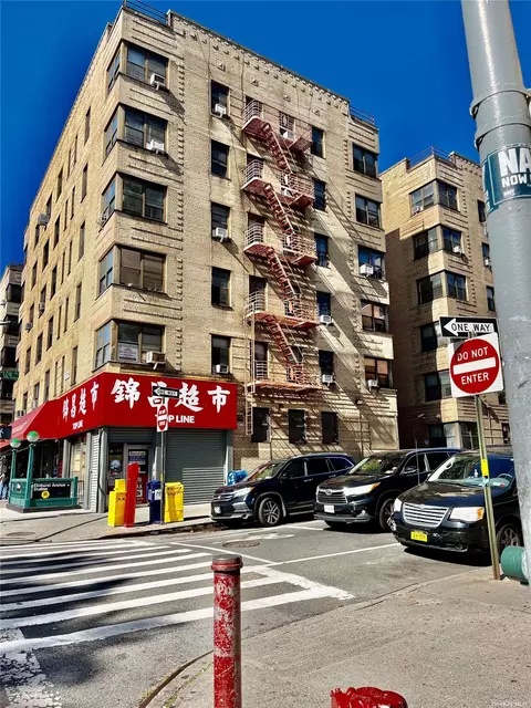 82-01 Britton Ave #1M, Elmhurst, NY 11373