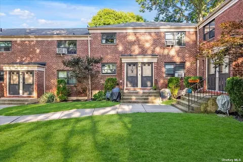 74-75 220th St #097B2, Oakland Gardens, NY 11364