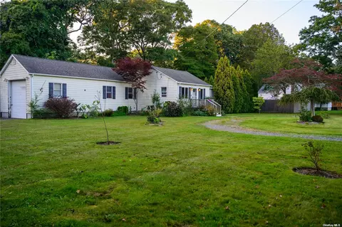 398 Forest Rd, Mastic Beach, NY 11951