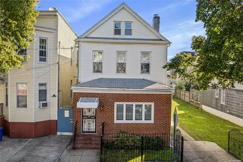 88-25 76th St, Woodhaven, NY 11421