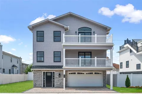 49 Kirkwood St, Long Beach, NY 11561