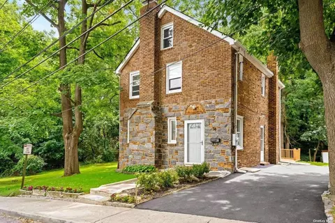 34 High St, Manhasset, NY 11030