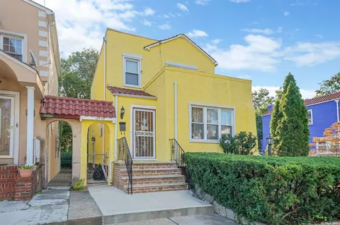 135-37 234th Pl, Rosedale, NY 11422