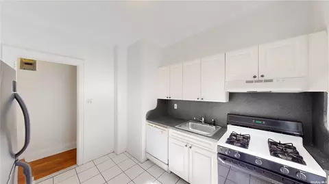 45-14 43rd St #2F, Sunnyside, NY 11104